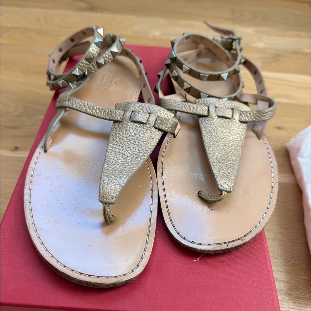 Valentino Garavani Rockstud Leather Ankle Wrap Flat Sandals Size EU 7/US 7